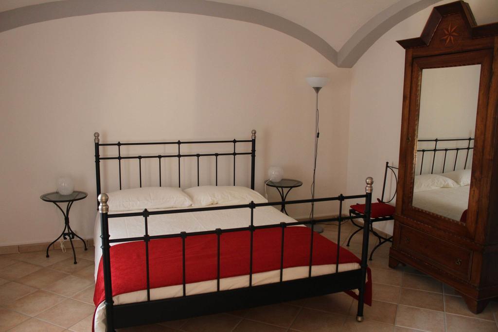Briaglia B&B Bricco Fiore الغرفة الصورة